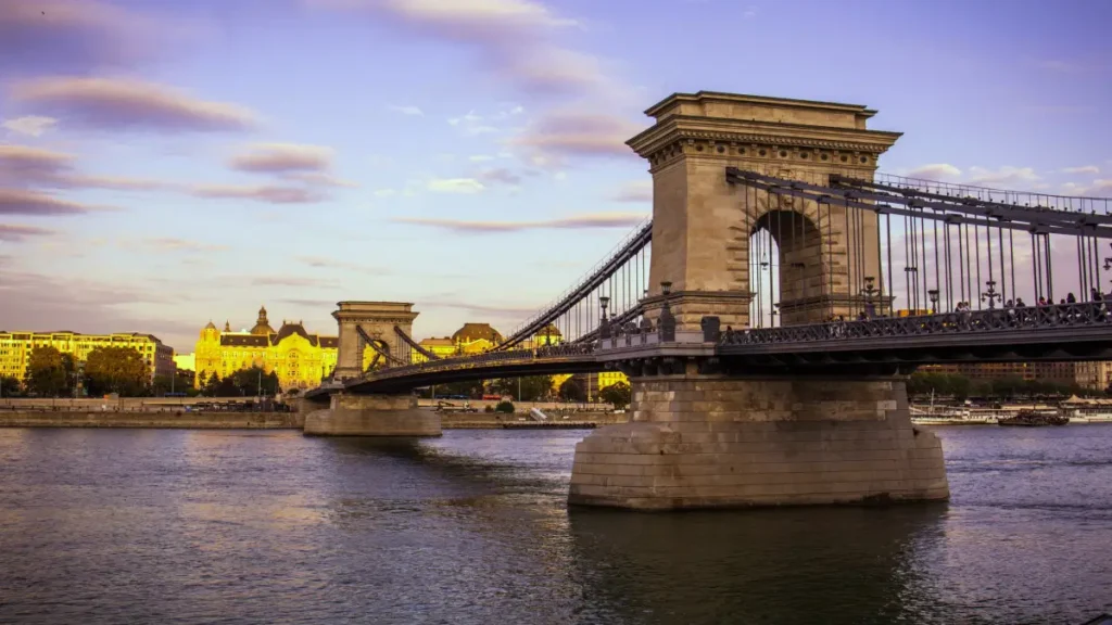 Budapest chain bridge